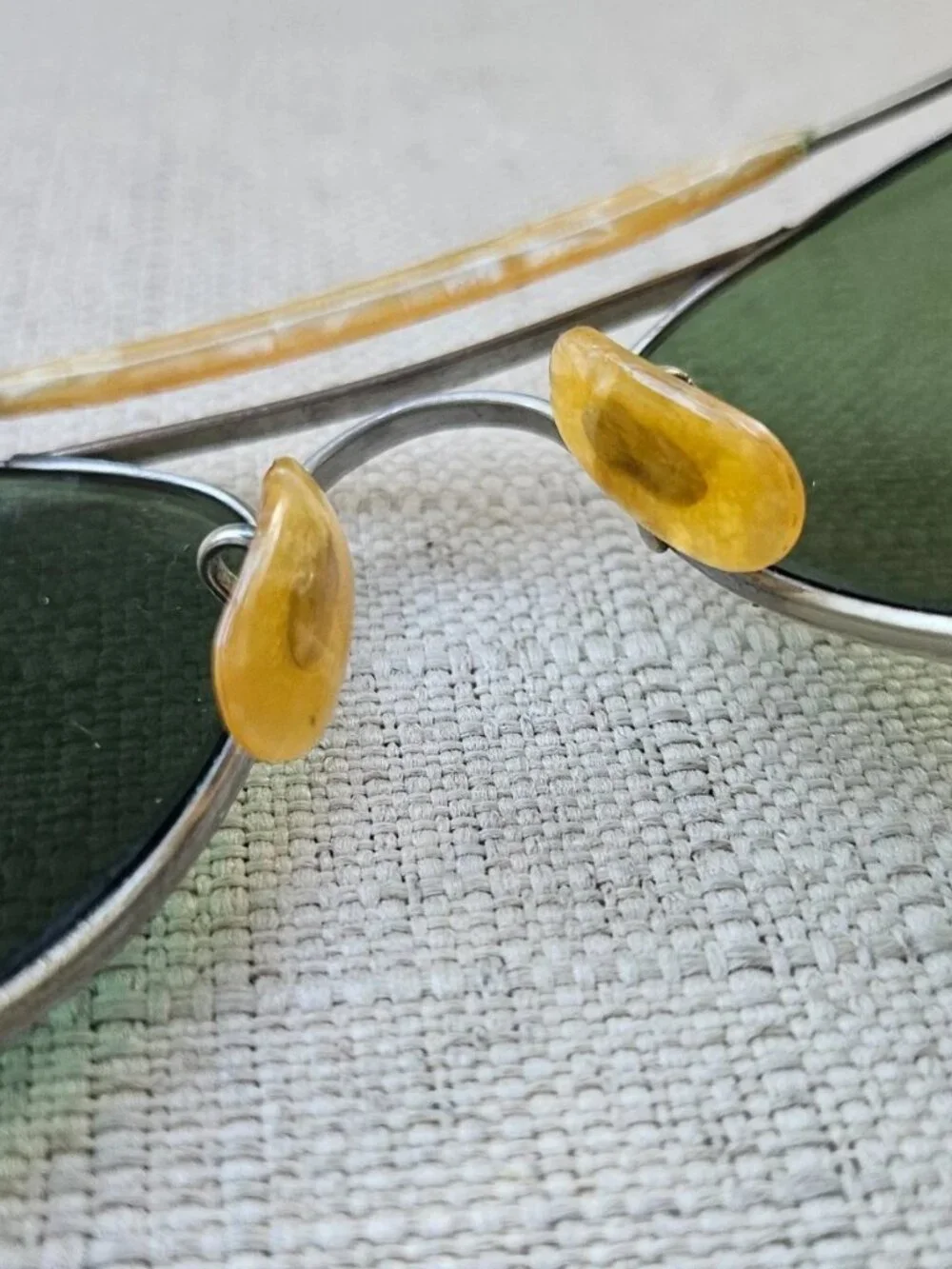 Vintage Men Sunglasses Silver Tone Metal Frame Green Lenses Aviator Sunglasses